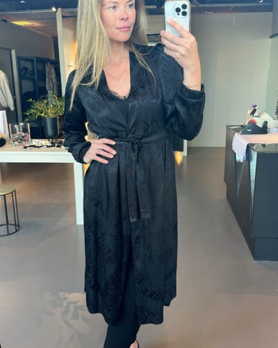 ilmur kjóll svartur mattur/glans