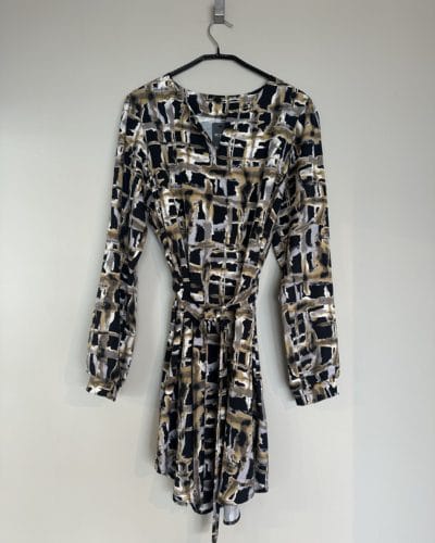 Sóldögg skyrtukjóll Svartur/Beis