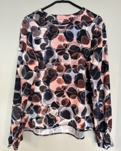 Fjóla skyrta munstruð