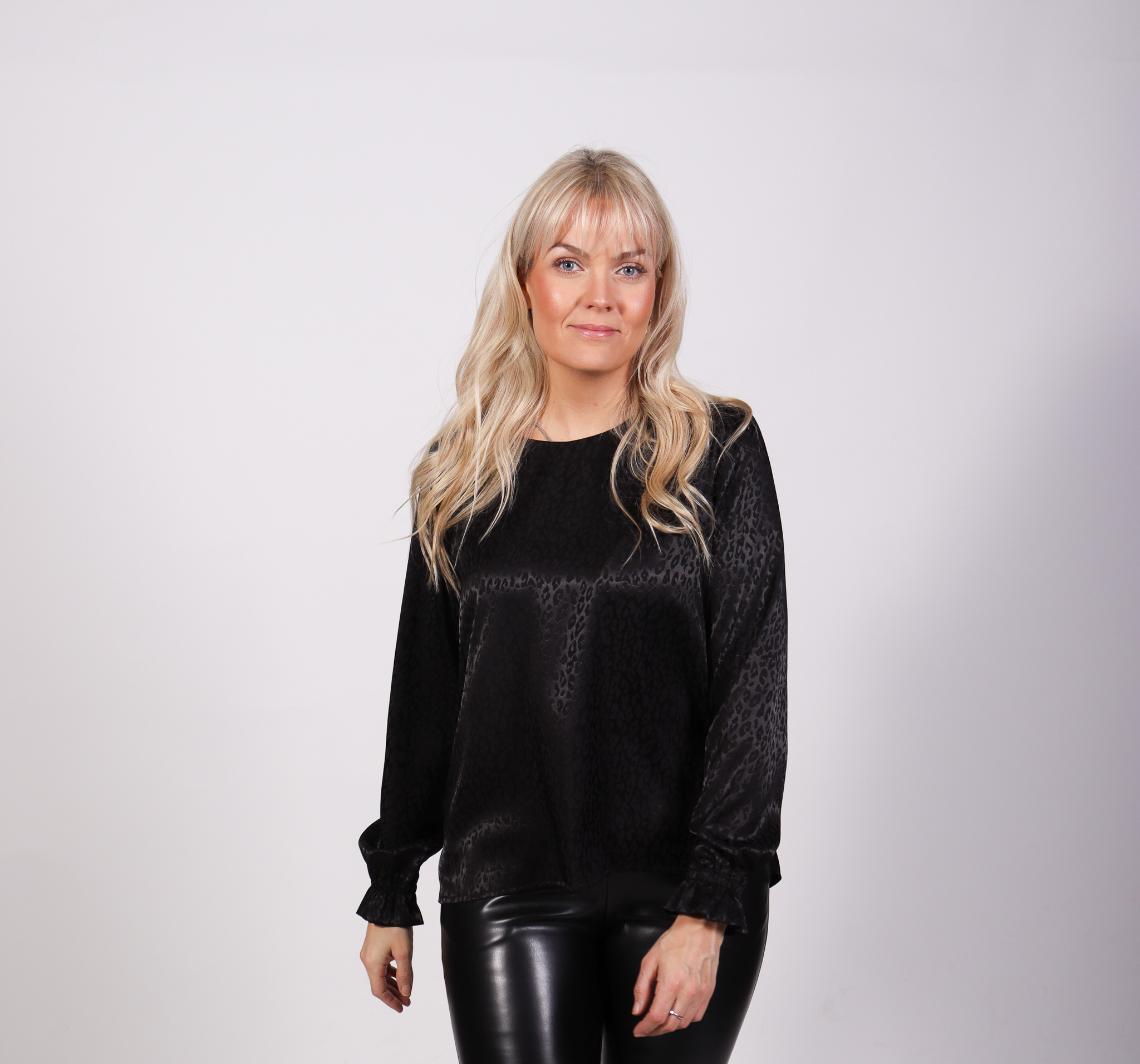 Fjóla skyrta svört tiger