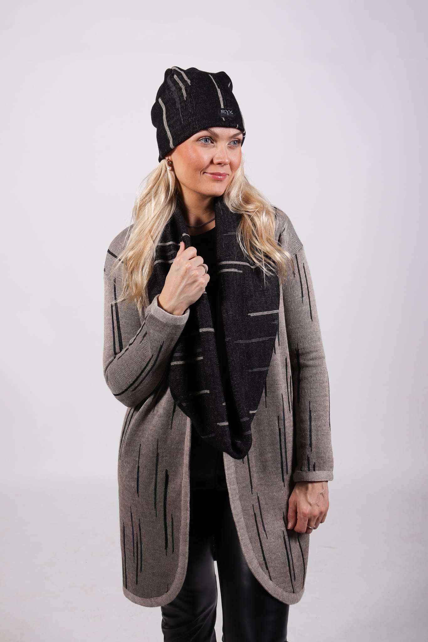 REGN peysa Sand - Image 4